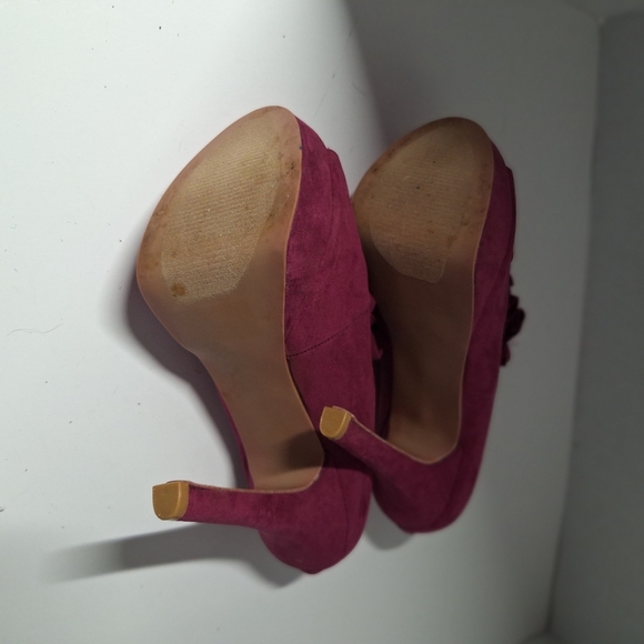 Chic Burgundy Ruffle Peep-Toe Heels - Picture 10 of 10